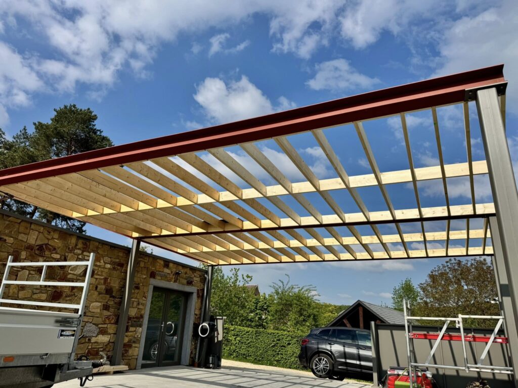 Carport à ossature métallique 64 m2
